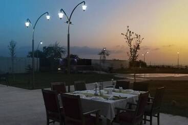 Erzin Artemis Otel