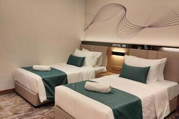 هتل Crystal Inn