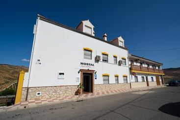 هتل Hostal Vista A La Sierra