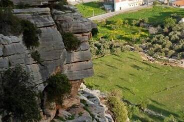 هتل Hostal Vista A La Sierra