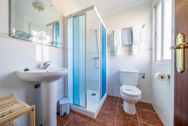 هتل Hostal Vista A La Sierra