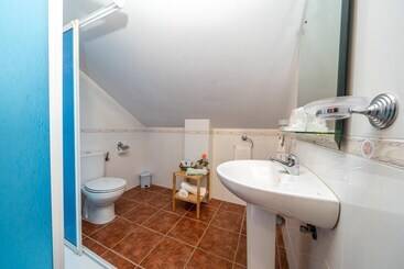 هتل Hostal Vista A La Sierra
