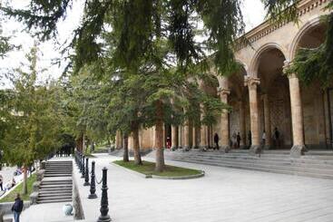 هتل Jermuk Ashkhar Sanatorium