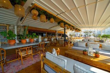 هتل Mark Warner Phokaia Beach Resort