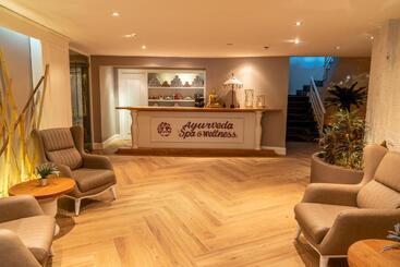 هتل Mark Warner Phokaia Beach Resort