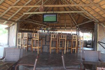 هتل Pelican Lodge And Camping