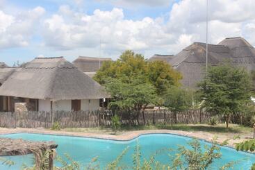 هتل Pelican Lodge And Camping