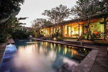 Surya Kembar Villas - Lodtunduh