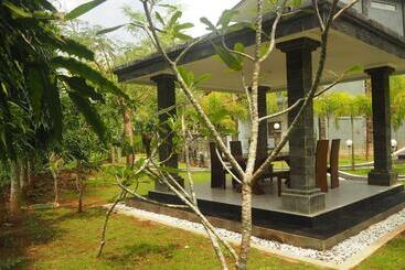 هتل The Gecho Inn Country