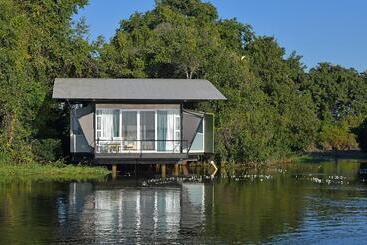 هتل Zambezi Mubala Lodge