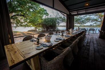 هتل Zambezi Mubala Lodge