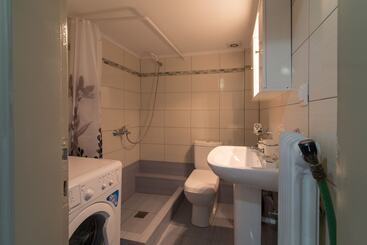 شقق خاصة سياحية Michalis Apartments