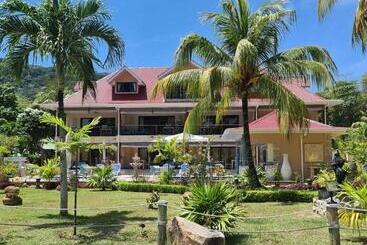 پانسیون Casa De Leela Self Catering Guest House