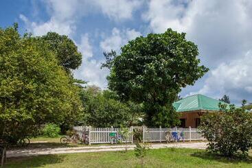 پانسیون Casa De Leela Self Catering Guest House