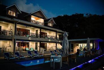 پانسیون Casa De Leela Self Catering Guest House