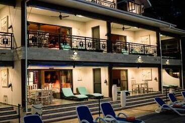 پانسیون Casa De Leela Self Catering Guest House