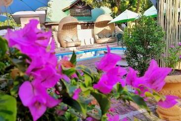 پانسیون Casa De Leela Self Catering Guest House