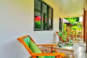 پانسیون Casa De Leela Self Catering Guest House