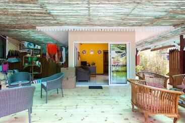 پانسیون Casa De Leela Self Catering Guest House