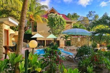 پانسیون Casa De Leela Self Catering Guest House