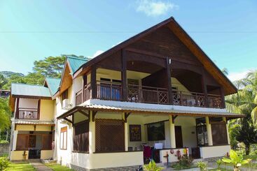 پانسیون Takamaka Green Village