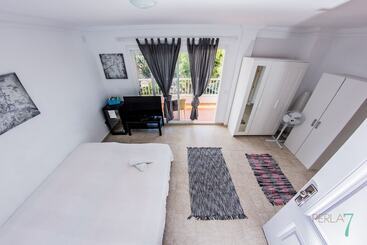 Perla Seven Apartments