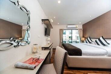 آپارتمانهای توریستها The Title Kr Beach Condotel Rawai Phuket