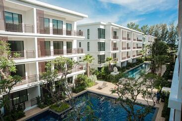The Title Kr Beach Condotel Rawai Phuket
