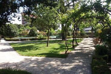 هاستل Centro San Viator