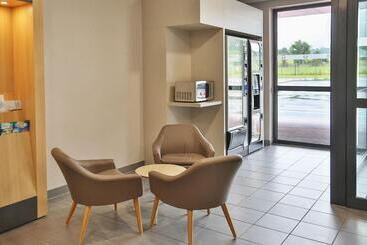 B&b Hotel Les Herbiers