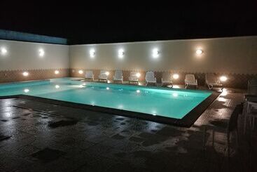 تختخواب و صبحانه Garden Inn