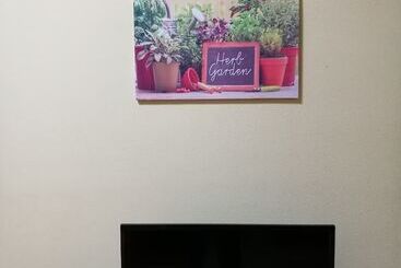 تختخواب و صبحانه Garden Inn
