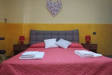 تختخواب و صبحانه Garden Inn