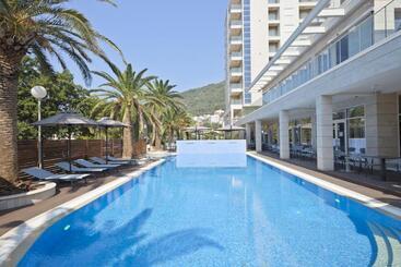 Hotell Ami Budva Petrovac