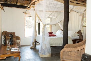 هتل Hippo Lodge