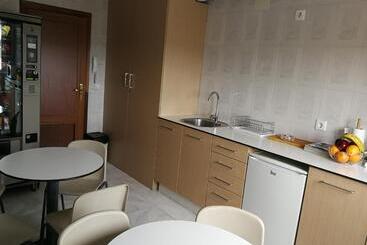 هتل Hostal Cerecedo