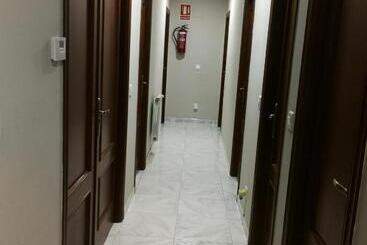 هتل Hostal Cerecedo