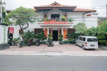 هتل Reddoorz At Bali Kepundung Denpasar