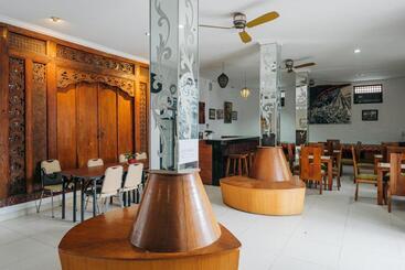 هتل Reddoorz At Bali Kepundung Denpasar