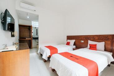 هتل Reddoorz At Bali Kepundung Denpasar