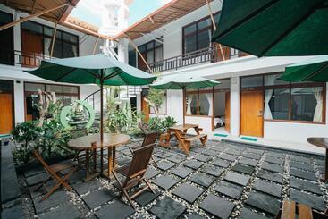 هتل Reddoorz At Bali Kepundung Denpasar
