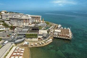 Kaya Palazzo Resort & Casino