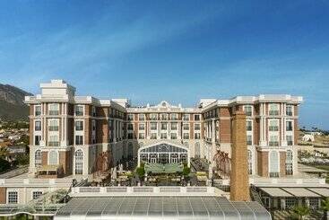 Kaya Palazzo Resort & Casino