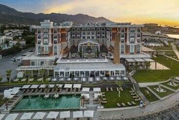 Kaya Palazzo Resort & Casino