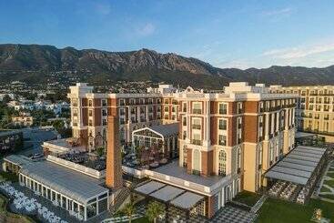 Kaya Palazzo Resort & Casino