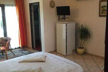 پانسیون Guesthouse Elizabeth