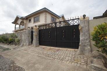 پانسیون X Class Guesthouse By Bwhospitality