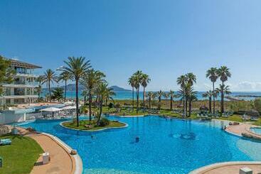 Playa Esperanza Resort