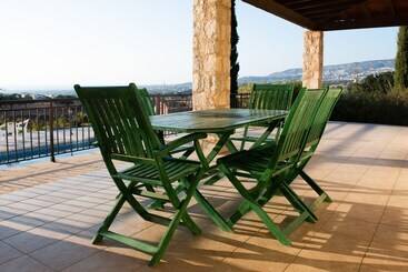 Hermes Villa