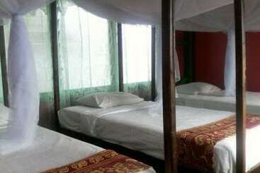 هتل Anita S Beach Bungalows Lalomanu